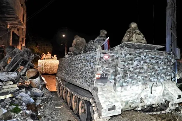 آلية عسكرية تتبع الجيش اللبناني خلال الانتشار في قرى جنوب لبنان (الجيش اللبناني)