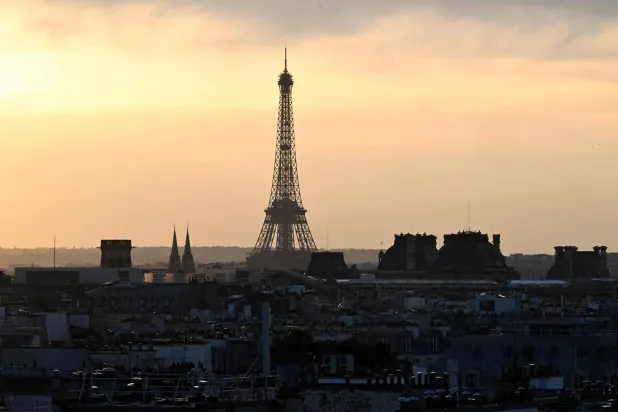 ارتفاع عدد ضحايا العنف الجنسي في وسائل النقل العام بفرنسا بنسبة 86 % (أ.ف.ب)