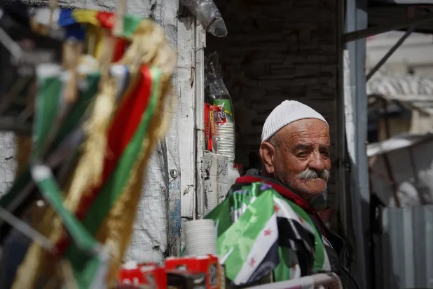 رجل درزي بلباس تقليدي في السويداء (أ.ب)