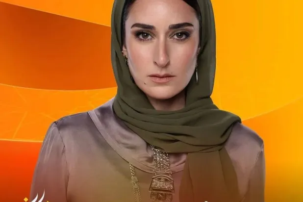  ‘Lam Şemsiyye’ dizisinin tanıtım afişinde Emine Halil (Yapım şirketi)