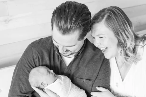 أدمغة الآباء والأمهات أظهرت أنماطاً «مترابطة وظيفياً» أقوى (رويترز)