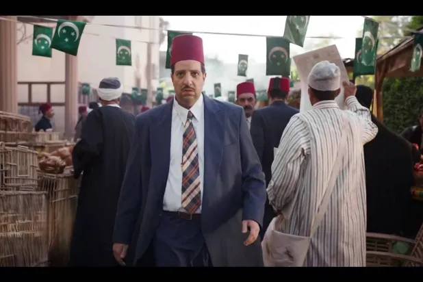 أحمد أمين في أحد مشاهد مسلسل «النُّص» (الشركة المنتجة)