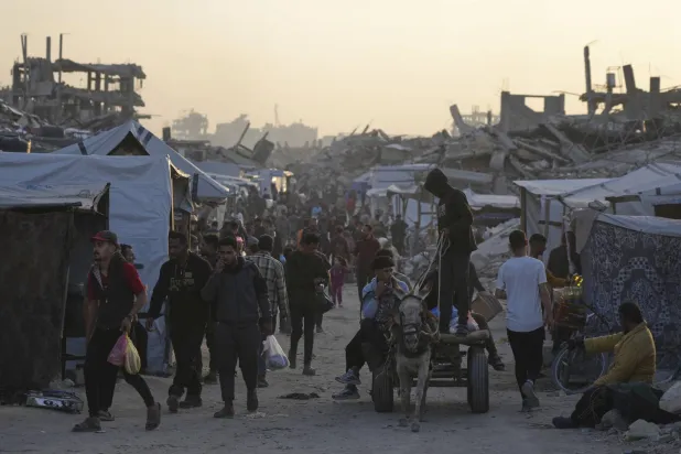 الحرب الإسرائيلية حوّلت أجزاء واسعة من جباليا بشمال قطاع غزة إلى ركام (أ.ب)