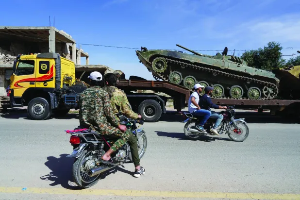 تعزيزات عسكرية سورية باتجاه المنطقة الحدودية مع لبنان في حوش السيد علي (رويترز)