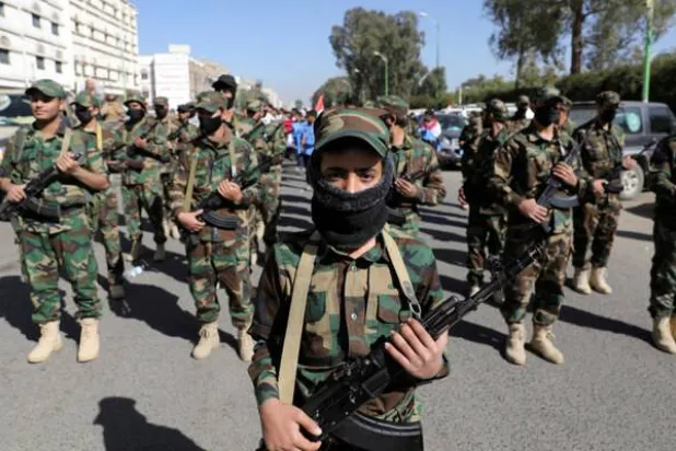 اتهامات للجماعة الحوثية باستخدام المساعدات في استقطاب المقاتلين خصوصاً من الأطفال (رويترز)