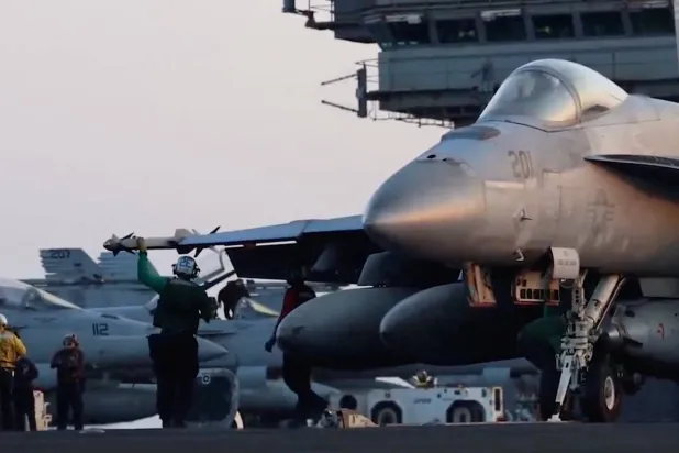 الجيش الأميركي أكد أن حملته مستمرة للقضاء على الحوثيين في اليمن (رويترز)