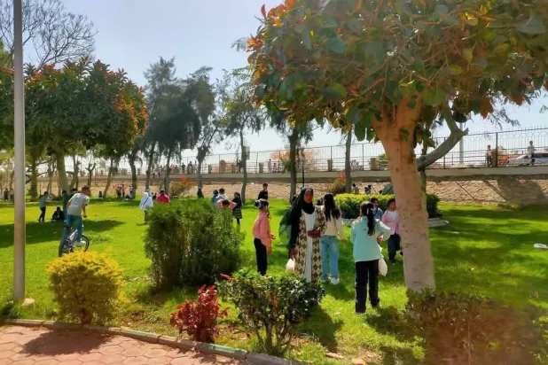 حدائق القناطر تشهد إقبالاً كبيراً خلال العيد (وزارة الري المصرية)
