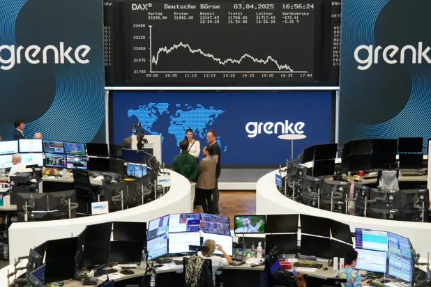 مخطط مؤشر الأسهم الألماني «داكس» في بورصة فرنكفورت (رويترز)