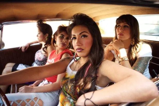 سيدات في سيارة... من صور المعرض (المتحف الوطني للتاريخ الأميركي)