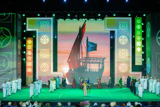 من الأوبريت الافتتاحي لدورة الألعاب الشاطئية في عمان (الشرق الأوسط)