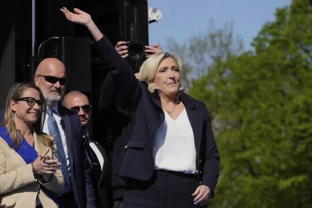 زعيمة اليمين المتطرف في فرنسا مارين لوبان (أ.ب)