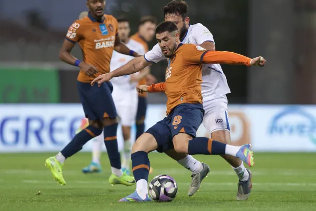 خيّم التعادل الإيجابي بهدفٍ لمثله على المواجهة (تصوير: نايف العتيبي)