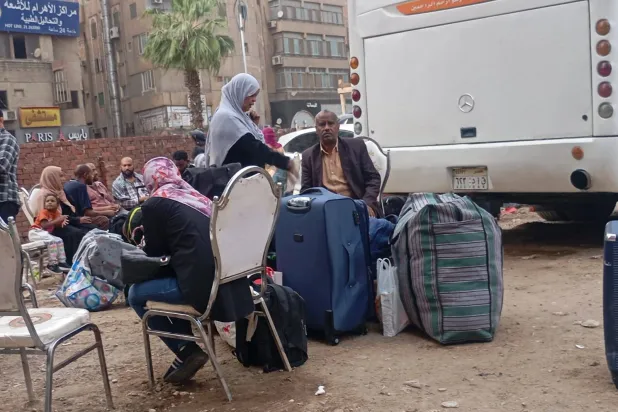 جانب من رحلة عودة سودانيون من القاهرة إلى بلدهم (مبادرة راجعين للبلد الطيب)