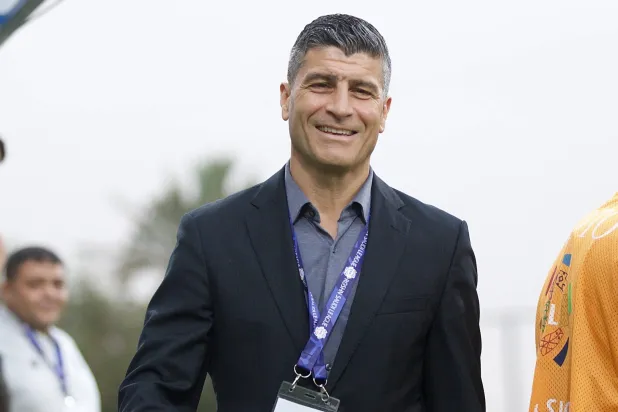 بيدرو إيمانويل مدرب فريق الفيحاء (تصوير: نايف العتيبي)