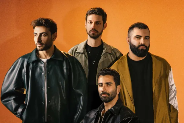 جيو فيكاني ونيكولا حكيم وجويي أبو جودة وأنطوني خوري أعضاء فرقة أدونيس (إدارة أعمال الفرقة)