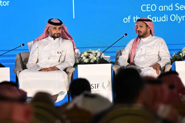 أكد الأمير خالد بن الوليد بن طلال أن المملكة تمضي بخطى واثقة نحو بناء منظومة رياضية شاملة ومستدامة (الشرق الأوسط)