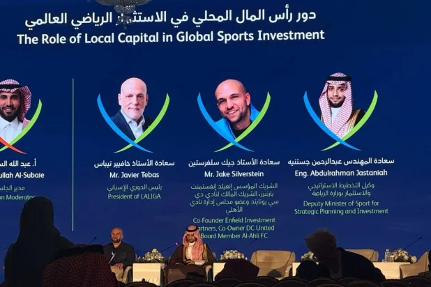 عبد الرحمن جستنيه أكد أن «رؤية المملكة» ترتبط ارتباطاً وثيقاً بالاستثمار الرياضي (الشرق الأوسط)