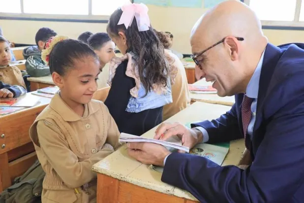 وزير التربية والتعليم خلال تفقده عدداً من المدارس في المنوفية (وزارة التربية والتعليم)