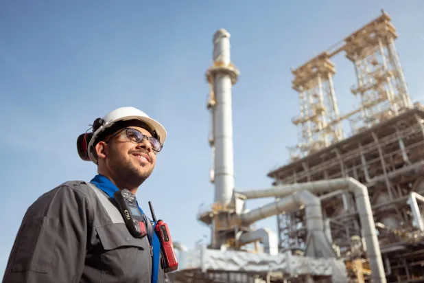 مصفاة الدقم المشروع المشترك بين مجموعة «أوكيو» العُمانية وشركة البترول الكويتية نجحت في الوصول إلى طاقة تكريرية تبلغ 110 % مما رفع الإنتاج من 230 ألفاً إلى 255 ألف برميل يومياً (العمانية)