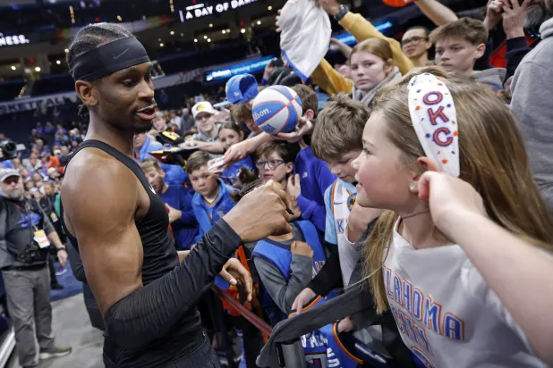 غلجيوس-ألكسندر سجَّل 40 نقطة أو أكثر للمرة الـ13 هذا الموسم (أ.ب)