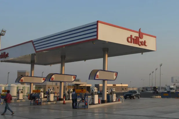 محطة بنزين تابعة لشركة «شل أوت» (رويترز) 