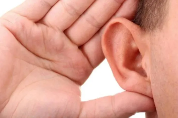 ضعف السمع قد يزيد من خطر الإصابة بقصور القلب (رويترز)