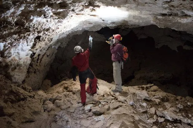 تُظهر الكهوف الصحراوية مرور المنطقة بفترات رطوبة متكررة على مدى الـ8 ملايين سنة الماضية (جامعة غريفيث)