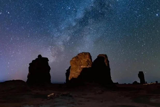 تستعرض فعاليات المهرجان علاقة العُلا العميقة والموغلة في القدم بعالم الفلك (واس)