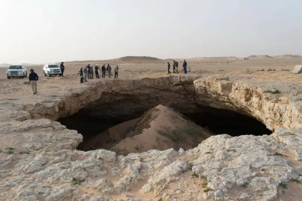 Work of the scientific team at the discovery sites (Heritage Commission) 