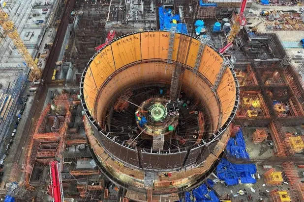 أعمال تركيب المستوى الثاني لمفاعل الوحدة الثانية بمحطة «الضبعة» النووية (هيئة المحطات النووية بمصر)