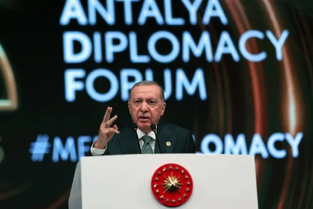 إردوغان دعا المجتمع الدولي لإيجاد حلول للمشكلات وبخاصة في الشرق الأوسط في افتتاح منتدى أنطاليا الدبلوماسي (الرئاسة التركية)