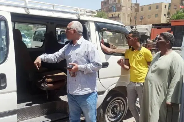 شهدت المواقف إجراءات تفتيش مكثفة (محافظة أسوان)