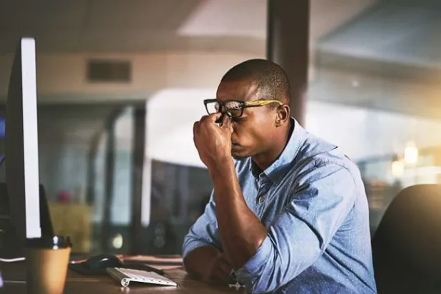 حل المشكلات يصبح أسهل إذا طلبت النصيحة من ذوي الخبرة (رويترز)