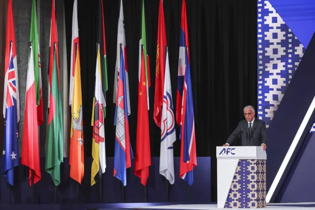 الشيخ سلمان آل خليفة خلال كلمته في الكونغرس الآسيوي (إ.ب.أ)