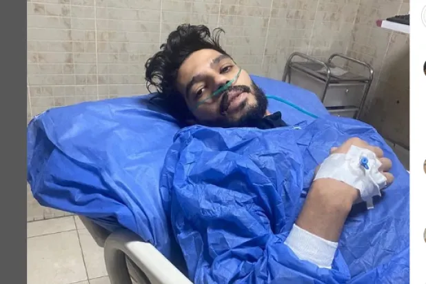 اللاعب إبراهيم شيكا يتلقى العلاج في أحد المستشفيات (إنستغرام)