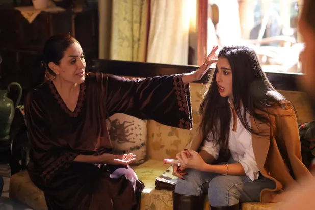 وفاء عامر في لقطة مع ياسمين صبري في مسلسل «الأميرة» (حسابها على «إنستغرام»)