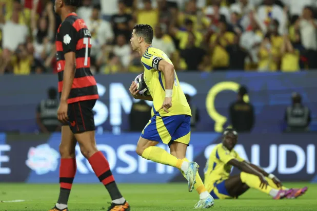 رونالدو قاد النصر للفوز المثير على الرياض (تصوير: عبد العزيز النومان)