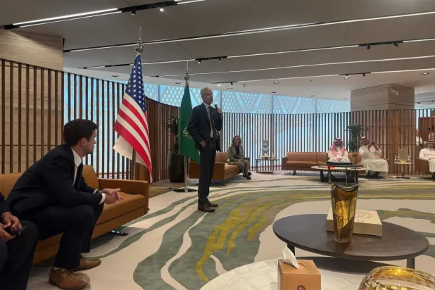 ABD Enerji Bakanı Chris Wright, Suudi Arabistan Enerji Bakanlığı’nda yaptığı konuşma sırasında (Şarku’l Avsat)