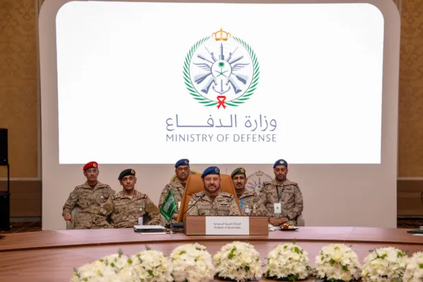 جرى خلال الاجتماع الذي افتتحه رئيس هيئة الأركان العامة السعودي الفريق الأول الركن فياض الرويلي، بحث الموضوعات ذات الاهتمام المشترك (وزارة الدفاع)