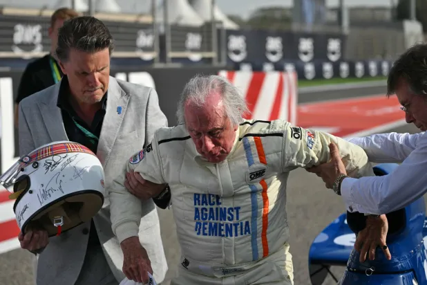 جاكي ستيوارت بطل العالم ثلاث مرات قام بلفته الأخيرة بالبحرين (أ.ف.ب)