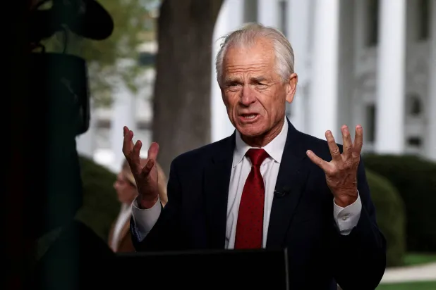 المستشار التجاري للبيت الأبيض بيتر نافارو (رويترز)