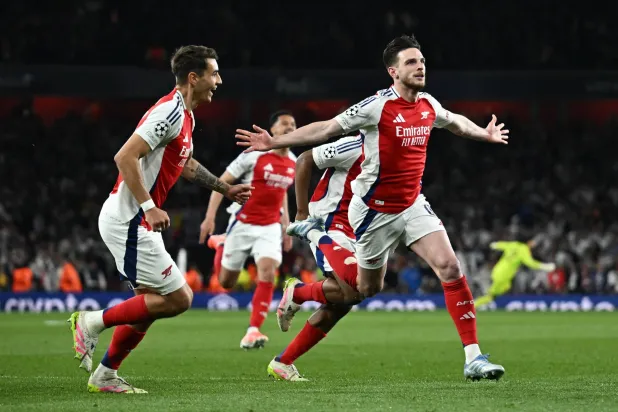 ثنائية رايس المذهلة من ركلتين حرتين قادت آرسنال للفوز بثلاثية نظيفة على ريال مدريد (رويترز)