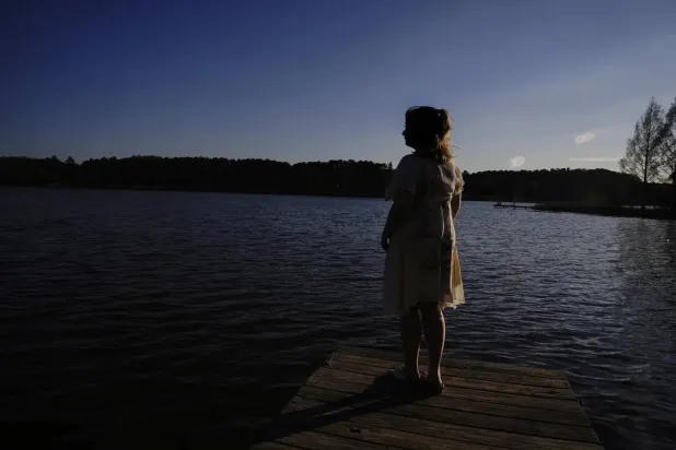 تمنحك العزلة الطوعية وقتاً لخفض التوتر (أ.ب)