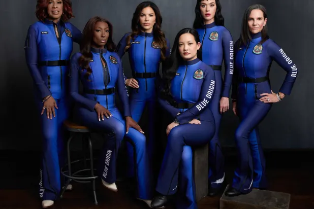 أول رحلة نسائية بالكامل إلى الفضاء منذ 60 عاماً (أ.ف.ب)