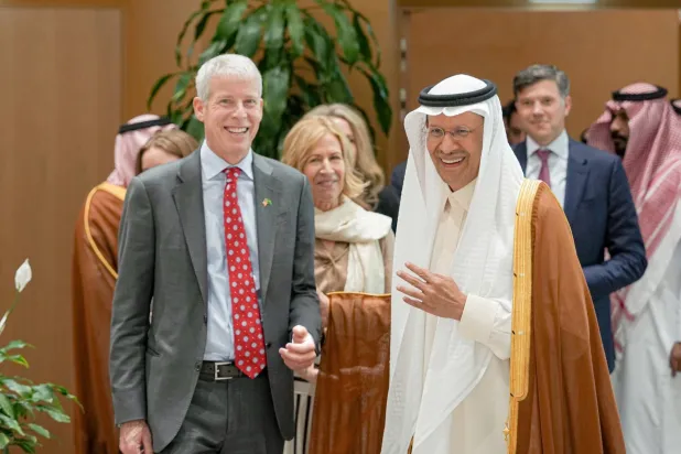 عبد العزيز بن سلمان ورايت في مركز الملك عبد الله للدراسات والبحوث البترولية بمدينة الرياض (منصة إكس) 