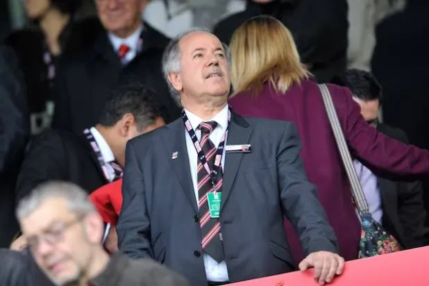 كليف كراون رئيس نادي برنتفورد (رويترز)