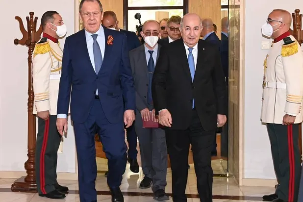 الرئيس الجزائري عبد المجيد تبون في لقاء سابق مع وزير خارجية روسيا بالجزائر (الرئاسة)