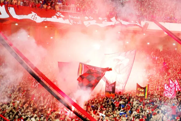 جماهير الأهلي المصري ستتمكن من مساندة فريقها بمدرجات كاملة العدد (رويترز)