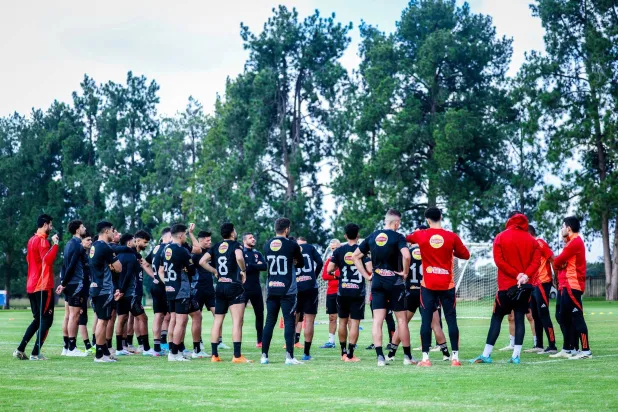 من تدريبات الأهلي استعداداً لمواجهة صن داونز (النادي الأهلي)
