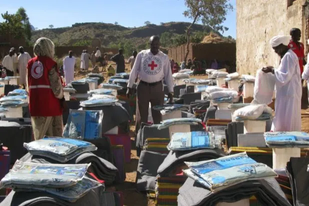 تعمل اللجنة الدولية للصليب الأحمر على توزيع المساعدات على 1500 أسرة محتاجة في قولو، جبل مرة  (موقع الصليب الأحمر)